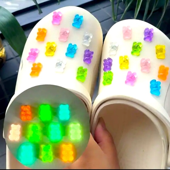 Gummy Bear shoe charms glow in the dark NWT - Picture 5 of 7